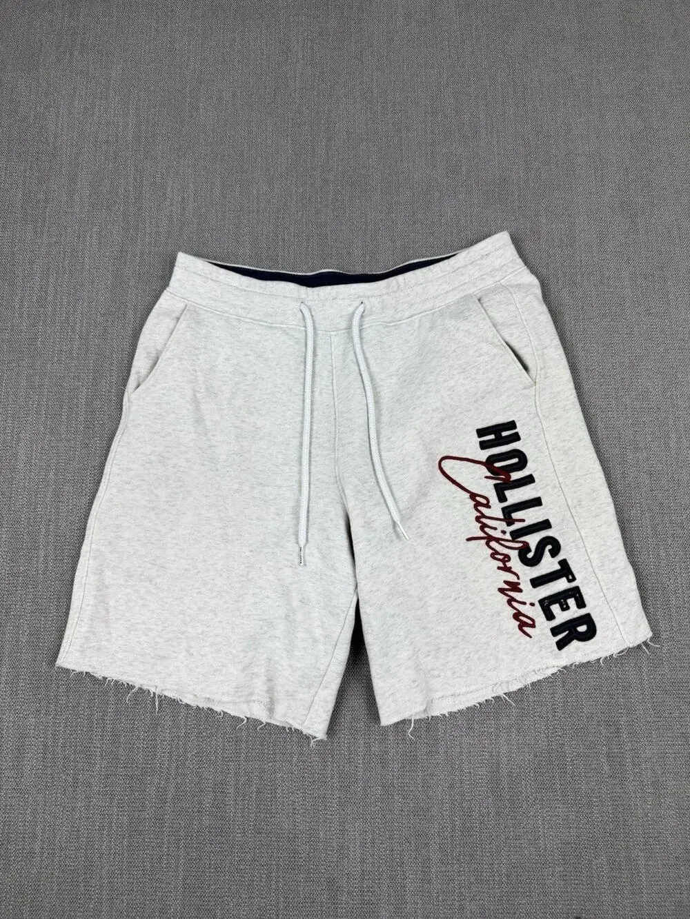 Hollister California Cutoff Sweat Shorts Men’s Small Gray Fleece Raw Hem